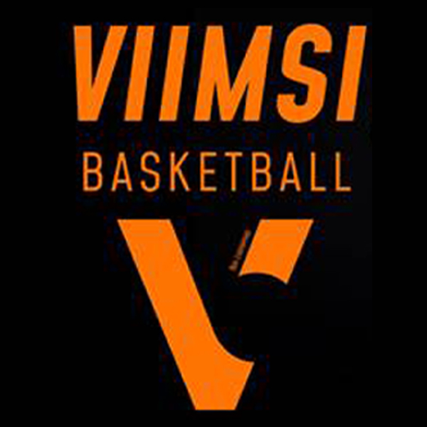 Lapsed mängivad korvpalli saalis